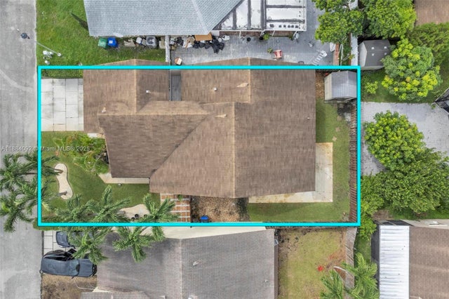 4 of 49 - 930 Sw 108th Ave, Pembroke Pines, FL