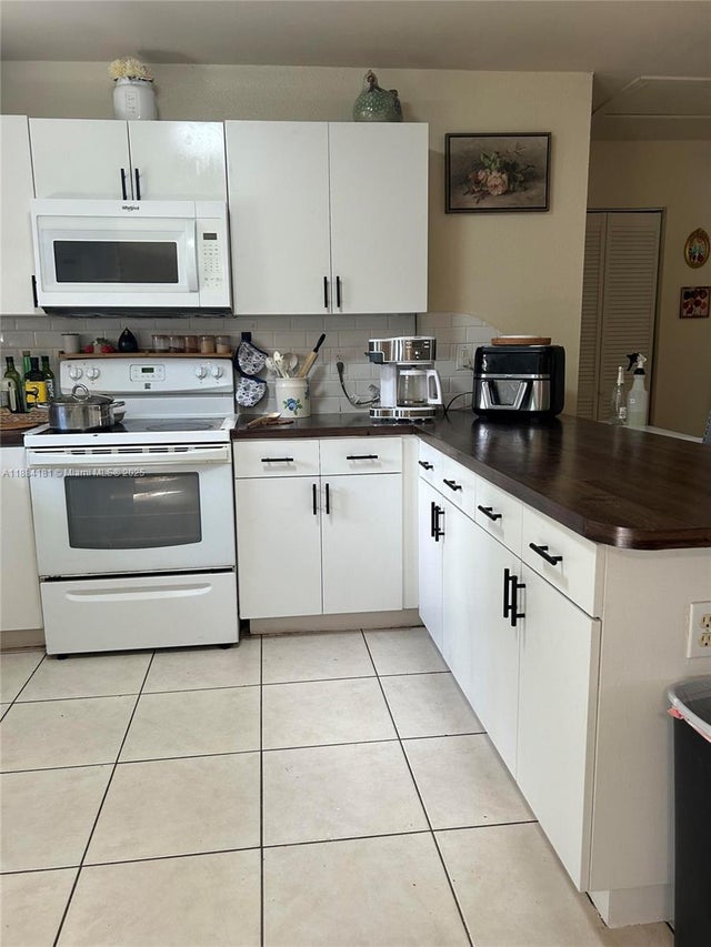 5 of 24 - 3046 Nw 66th St, Miami, FL