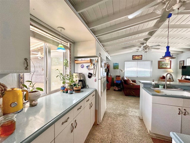 5 of 23 - 319 Woods Ave, Plantation Key, FL