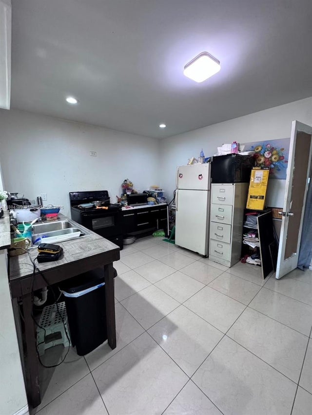 3 of 24 - 955 Sw 75th Ave, Miami, FL