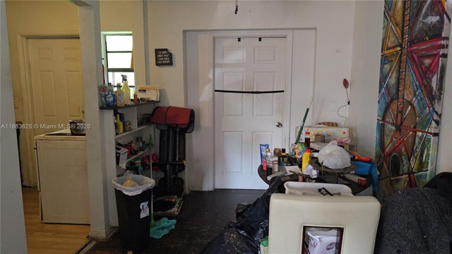 3 of 18 - 15694 Ne 10th Ct, North Miami Beach, FL