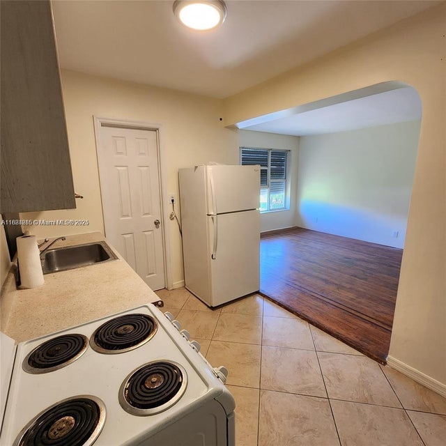 1 of 20 - 1843 Wiley St, Hollywood, FL