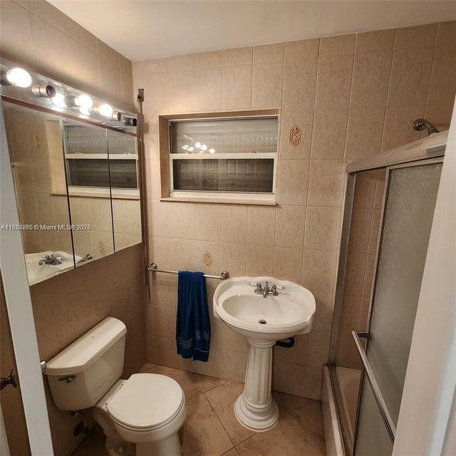 3 of 20 - 1843 Wiley St, Hollywood, FL