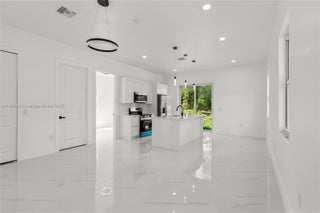 Photo of Listing #A11882485