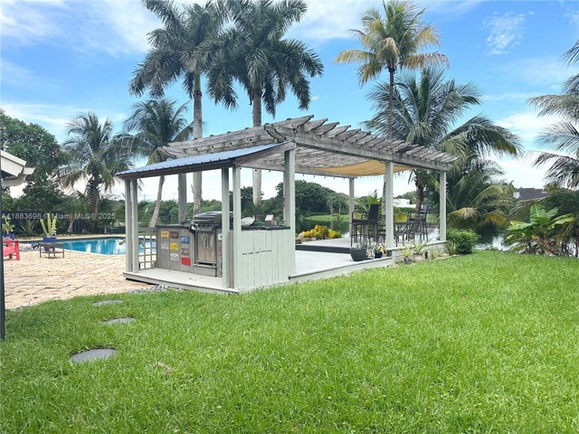 2 of 43 - 960 Bayberry Point Dr, Plantation, FL