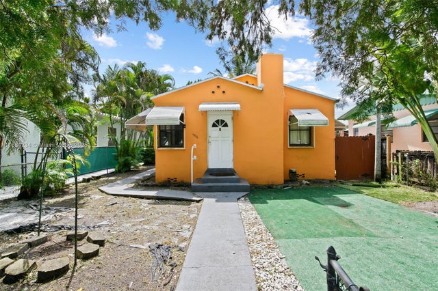 1 of 11 - 1932 Adams St, Hollywood, FL