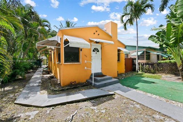 2 of 11 - 1932 Adams St, Hollywood, FL