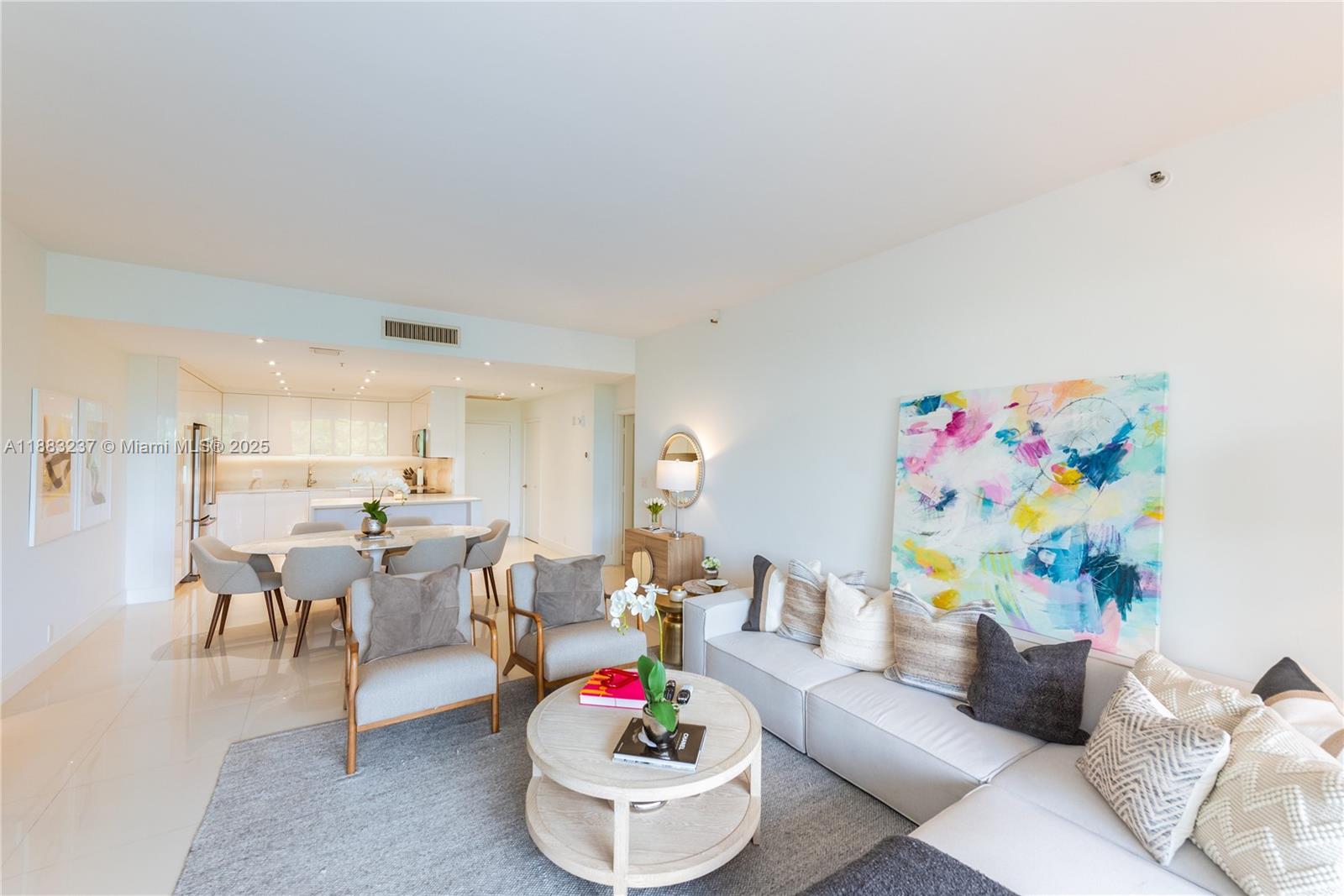 Photo of Listing #A11883237