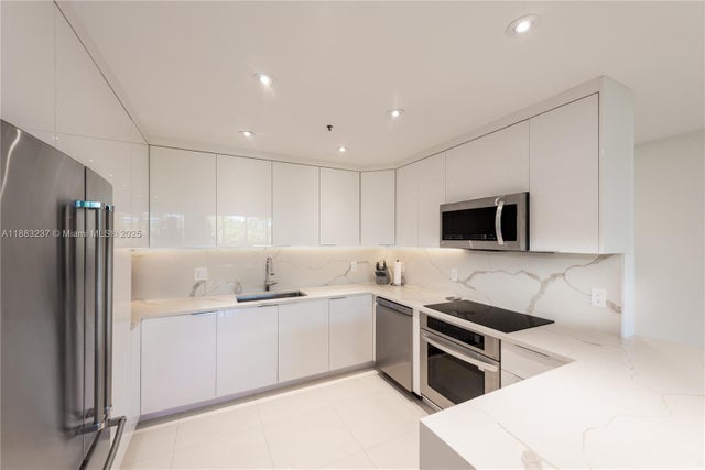 3 of 12 - 251 Crandon Blvd 227, Key Biscayne, FL