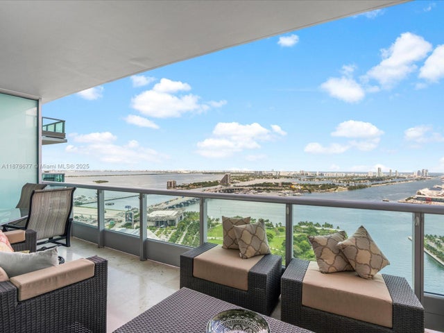 1 of 57 - 900 Biscayne Blvd 3709, Miami, FL
