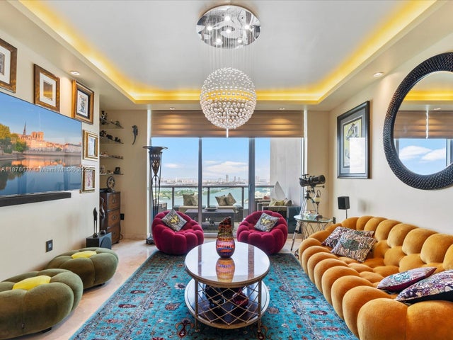 5 of 57 - 900 Biscayne Blvd 3709, Miami, FL
