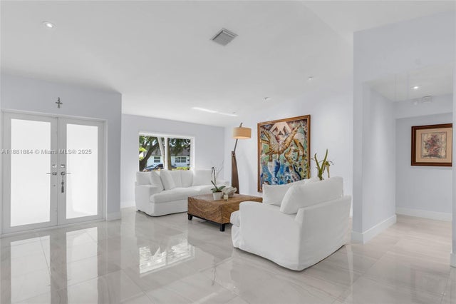 4 of 38 - 11031 Sw 138th Ave, Miami, FL