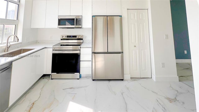 1 of 45 - 3001 Ne 185th St 317, Aventura, FL