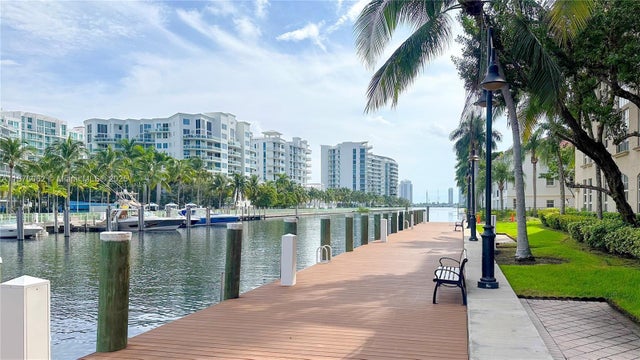 4 of 45 - 3001 Ne 185th St 317, Aventura, FL