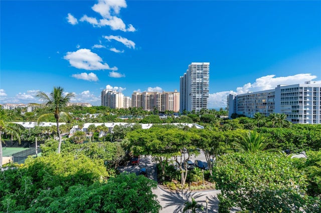 3 of 44 - 1121 Crandon Blvd E501, Key Biscayne, FL