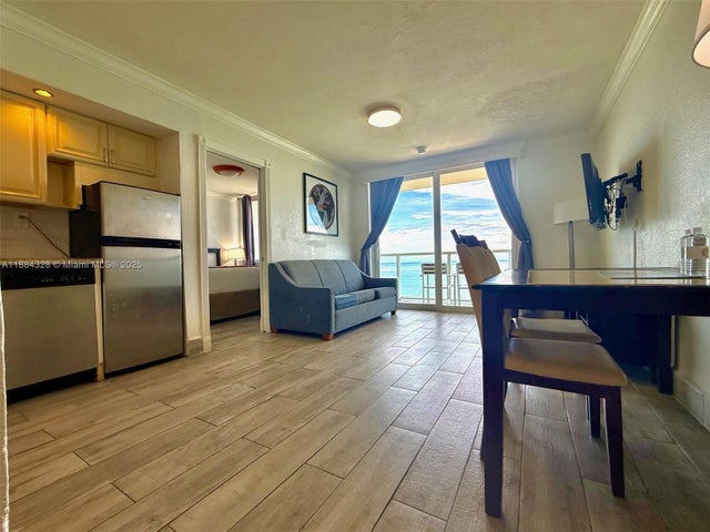 4 of 24 - 19201 Collins Ave 1016, Sunny Isles Beach, FL