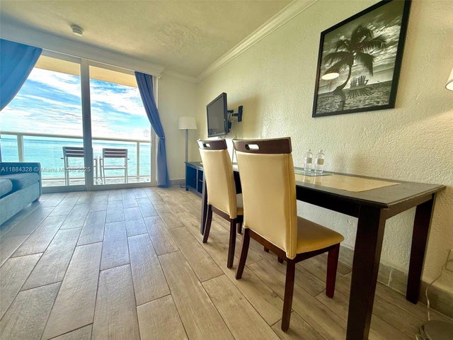 5 of 24 - 19201 Collins Ave 1016, Sunny Isles Beach, FL