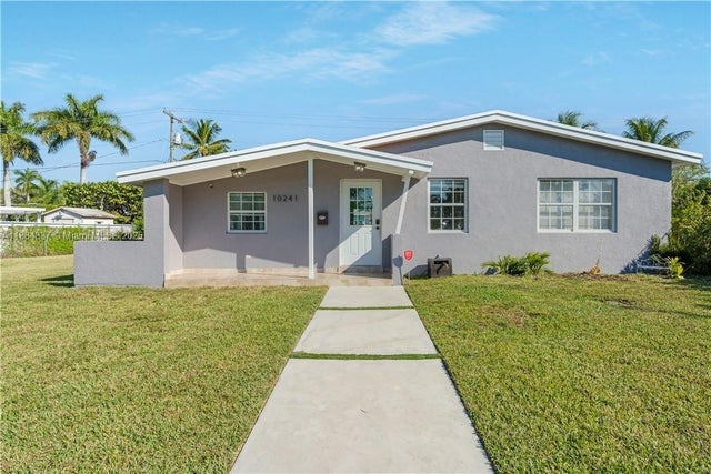 2 of 13 - 10241 Dominican Dr, Cutler Bay, FL