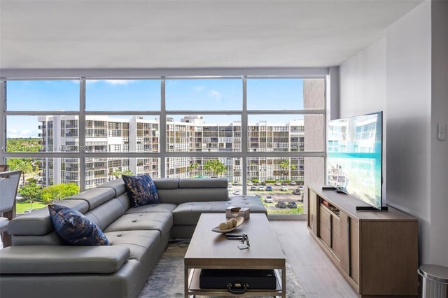 2 of 26 - 600 Parkview Dr 815, Hallandale Beach, FL