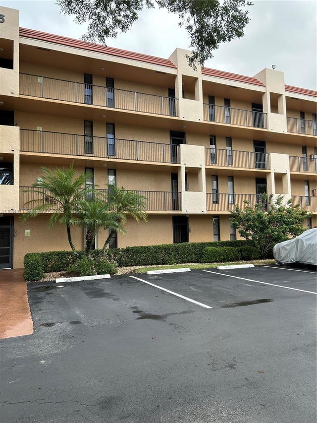 1 of 5 - 6011 Coral Lake Dr 111, Margate, FL