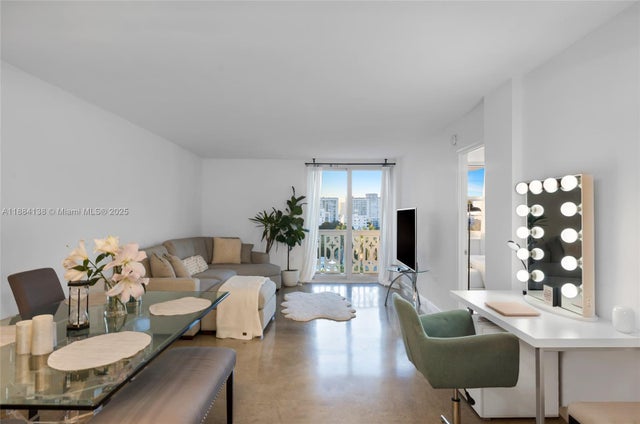 3 of 25 - 1020 Meridian Ave 816, Miami Beach, FL