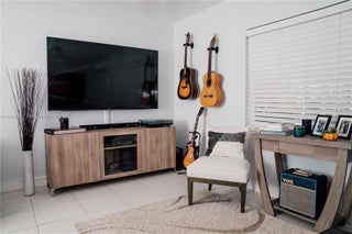 Photo of Listing #A11884377