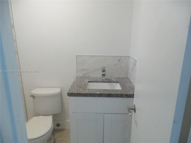 3 of 11 - 399 Nw 72nd Ave 209, Miami, FL