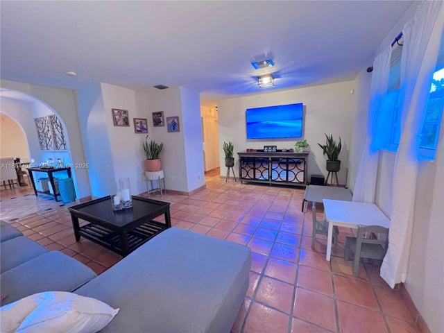 4 of 49 - 22600 Sw 180th Ct, Miami, FL