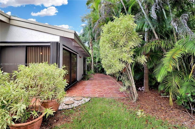 2 of 34 - 9220 Sw 78th Ct, Miami, FL