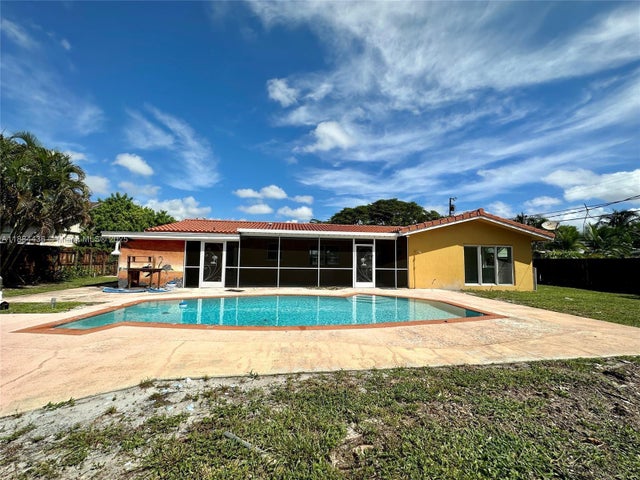 2 of 16 - 912 Ne 9th Ct, Pompano Beach, FL