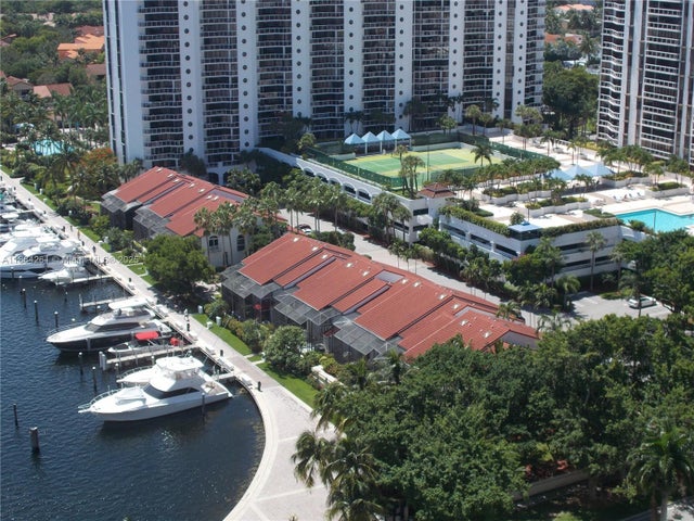 4 of 64 - 3620 Yacht Club Dr 503, Aventura, FL