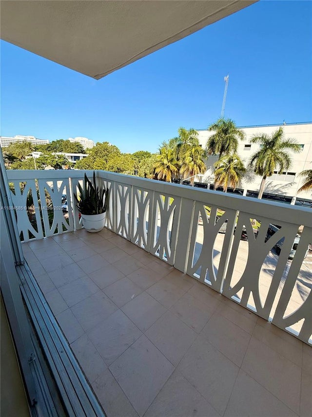2 of 32 - 4142 N Jefferson Ave 4d, Miami Beach, FL