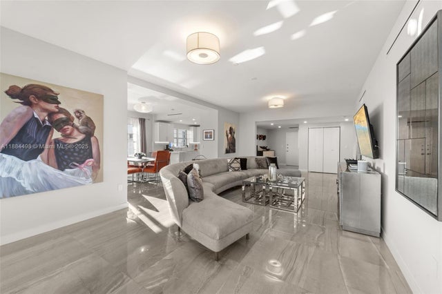 4 of 42 - 16 Island Ave 7c, Miami Beach, FL