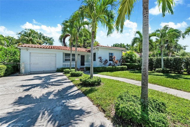 1 of 15 - 833 Tangier St, Coral Gables, FL