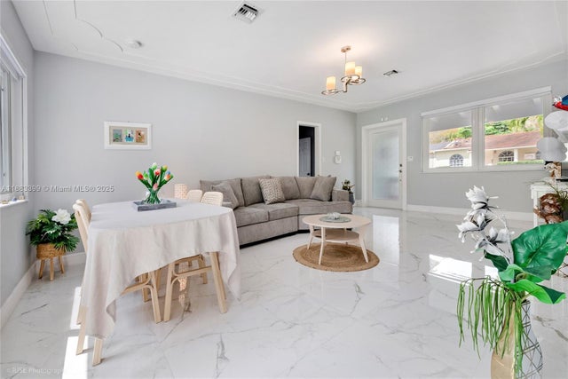 5 of 15 - 833 Tangier St, Coral Gables, FL