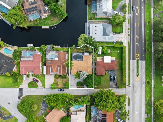 2 of 38 - 2010 Nw 35th St, Oakland Park, FL