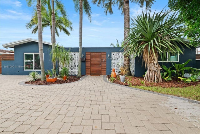 3 of 38 - 2010 Nw 35th St, Oakland Park, FL