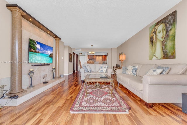 3 of 42 - 18021 Biscayne Blvd 1503, Aventura, FL