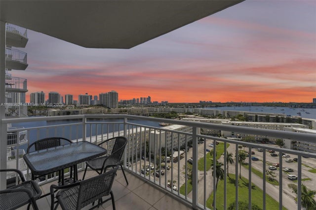 4 of 42 - 18021 Biscayne Blvd 1503, Aventura, FL