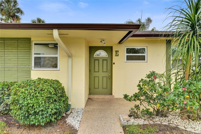 4 of 63 - 2921 W Crosley Dr W E, West Palm Beach, FL