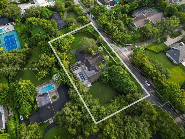 1 of 27 - 10524 Sw 60th Ave, Pinecrest, FL