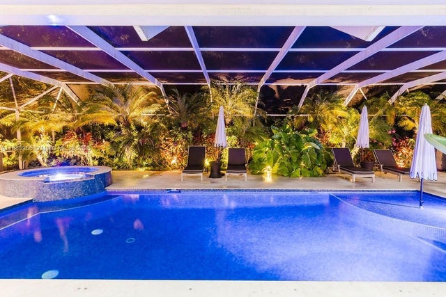 4 of 27 - 10524 Sw 60th Ave, Pinecrest, FL