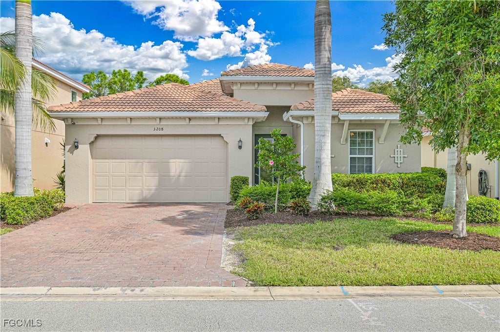 3208 Royal Gardens Ave, Fort Myers