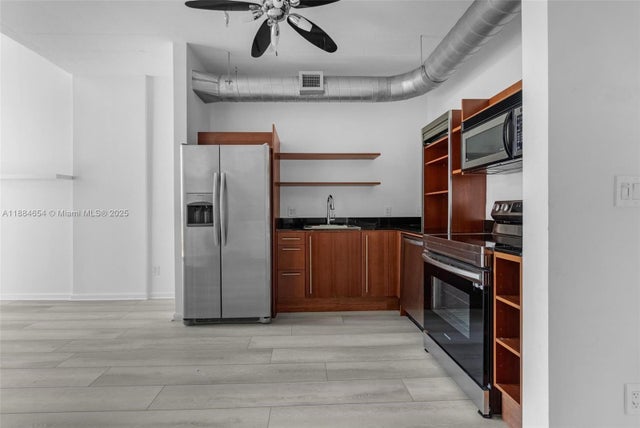 3 of 45 - 690 Sw 1 Ct Phii 19, Miami, FL