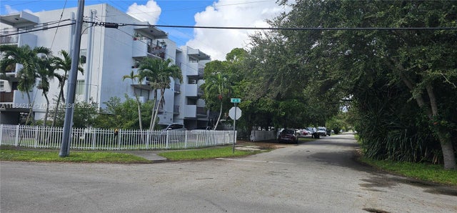 1 of 14 - 1090 Ne 129th St 205, North Miami, FL