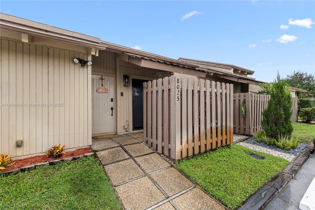 2 of 34 - 8025 Sw 21st Ct, Davie, FL