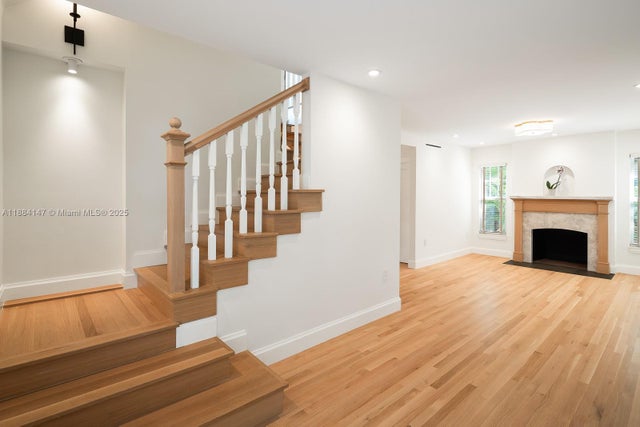 5 of 28 - 1515 Sw 10th St, Miami, FL