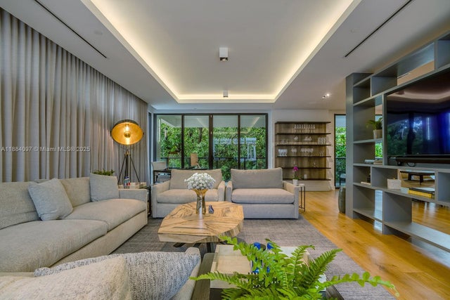 3 of 28 - 350 Meridian Ave Ph, Miami Beach, FL