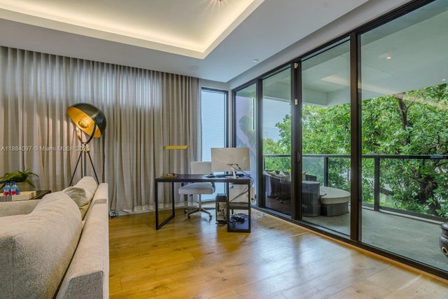 4 of 28 - 350 Meridian Ave Ph, Miami Beach, FL