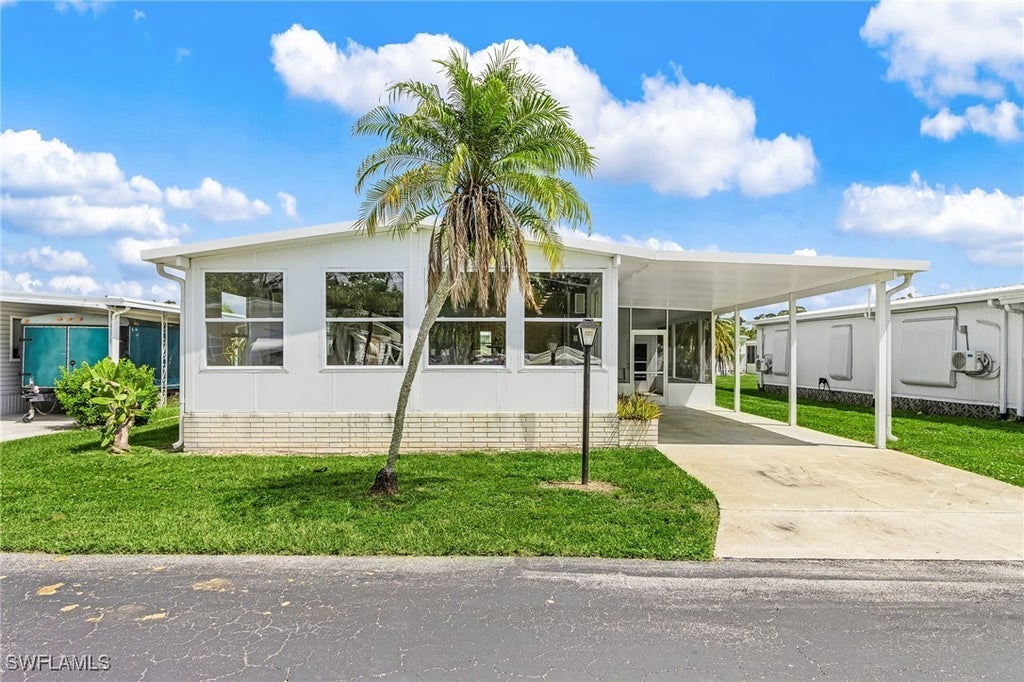 161 W Hampton Dr, Fort Myers